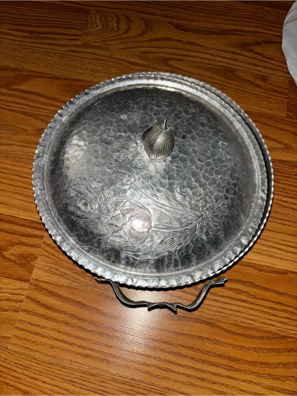 Vintage Rodney Kent Tulip aluminum hand hammered casserole dish